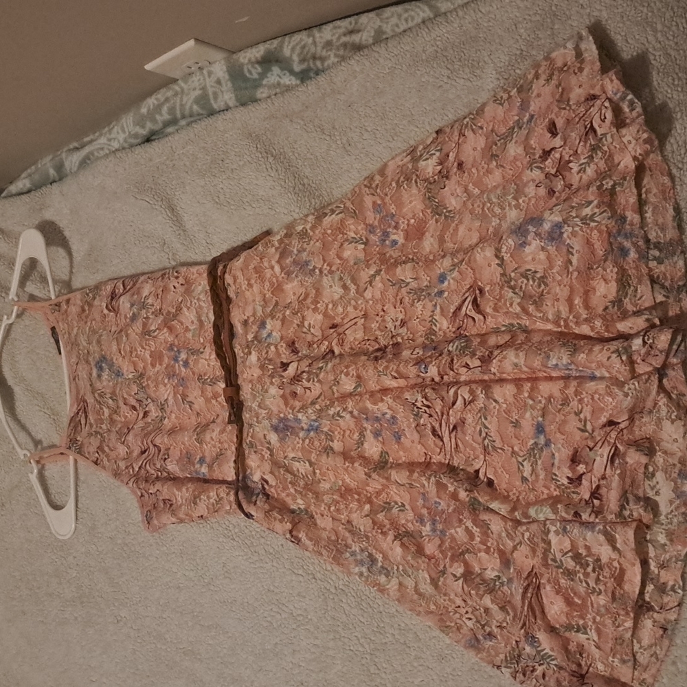 Sleeveless dress size Large flowy dress with waiste belt